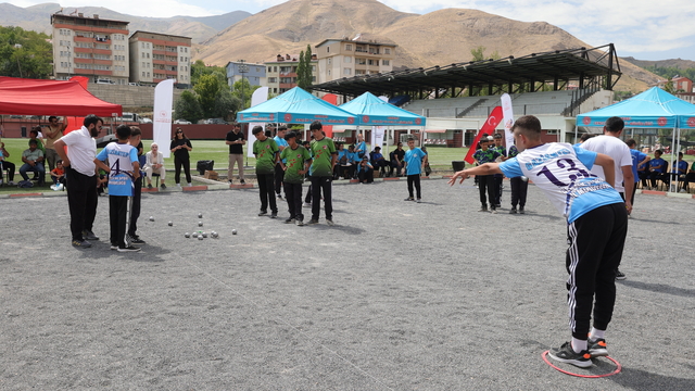 Hakkari'de bocce grup müsabakaları başladı