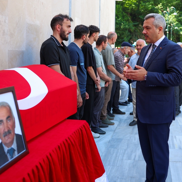 Kıbrıs gazisi Osman Kaçaran, memleketi Rize'de son yolculuğuna uğurlandı