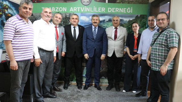 Artvin Valisi Ergün'den Trabzon Artvinliler Derneği'ne ziyaret