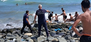 Hatay'da rip akıntısına kapılan 2 kişi kurtarıldı