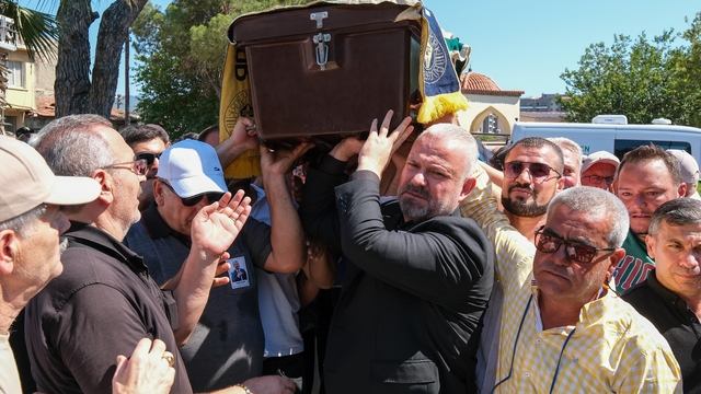 Eski Menemen Belediye Başkanı Şahin, son yolculuğuna uğurlandı