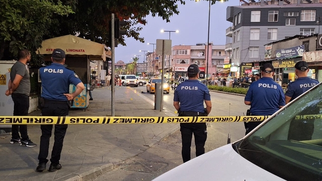 Mersin'de polis memurunu silahla yaralayan firari katil zanlısı etkisiz hale getirildi