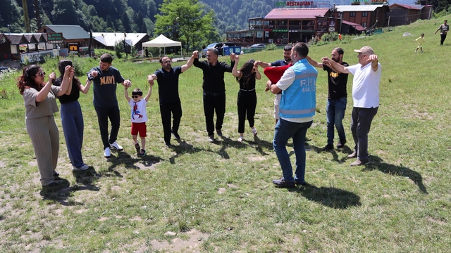 Ayder Yaylası'nda horonlu 'ideal kilo' hareketi