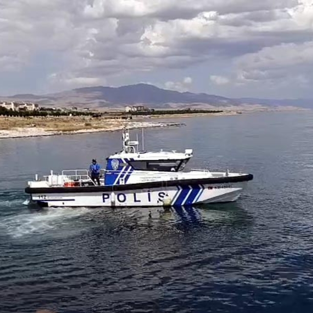 Van Gölü'nde 'su kazası' tatbikatı