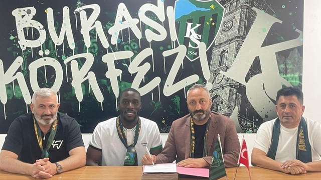 Kocaelispor, Massadio Haidara ile 2 yıllık sözleşme imzaladı