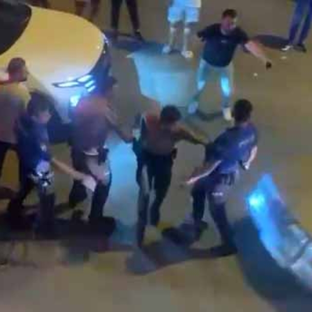 Firari hükümlüye yönelik düzenlenen operasyonda otomobille polise çarptı; 3...