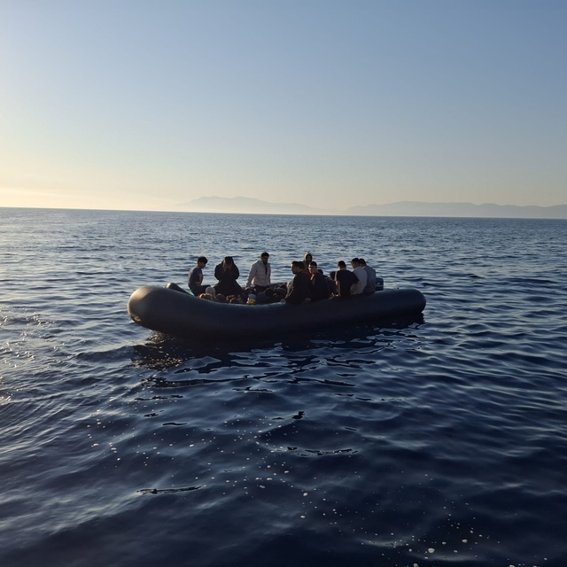 Çanakkale açıklarında 39 düzensiz göçmen kurtarıldı