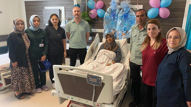 Şanlıurfa'da 53 yaşındaki kadın ikiz bebek dünyaya getirdi