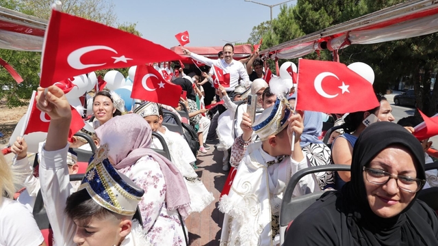 Denizli'de 43 çocuk için toplu sünnet şöleni düzenlendi