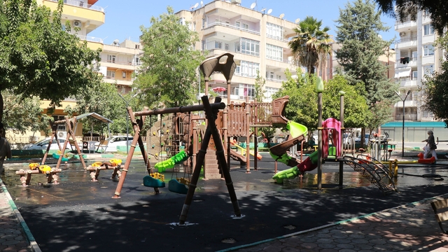 Haliliye'de parklarda bakım onarım çalışması yapılıyor