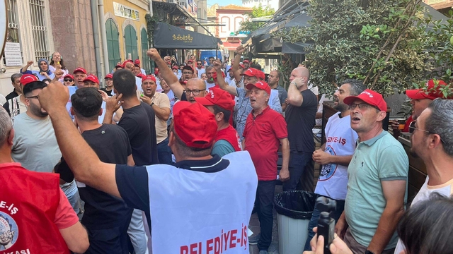 İzmir'de işten çıkarılanların eylemi 2'nci gününde