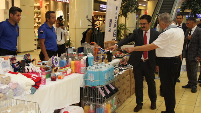 Kayseri'de "Ceza İnfaz Kurumları Ürün ve El Sanatları" sergisi açıldı