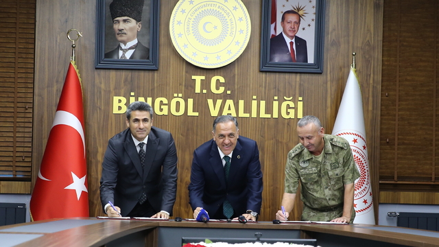 Bingöl'de "Mehmetçik AFAD Destek Üssü Geçici Barınma Alanı" kurulması için protokol imzalandı
