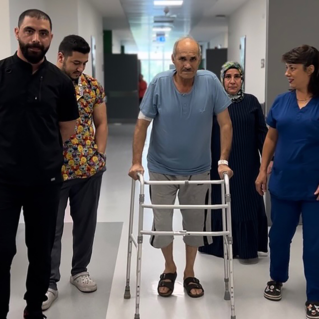 Manisa'da yüksekten düşen kişi "pelvis cerrahisi" ile ayağa kalktı