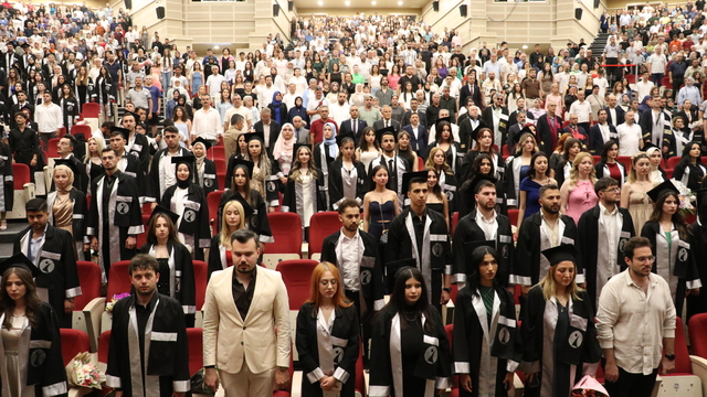 ERÜ İletişim Fakültesinde mezuniyet töreni düzenlendi