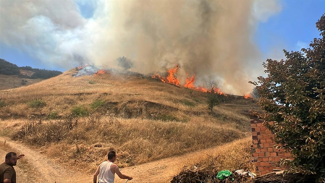 Tarım arazisinde çıkan yangın orama sıçradı