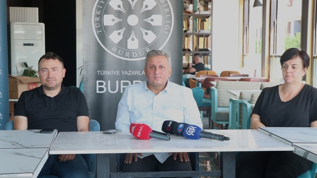 Türkiye Yazarlar Birliği Burdur temsilcisi Kılınç, tercih yapacak öğrencilere uyarılarda bulundu