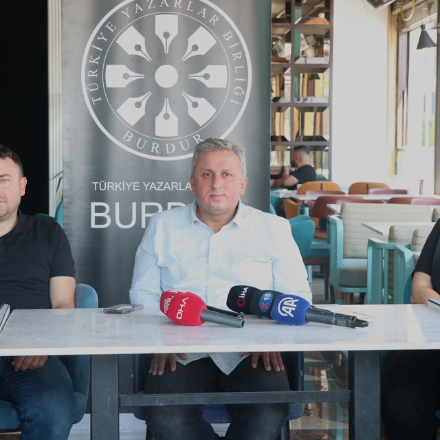 Türkiye Yazarlar Birliği Burdur temsilcisi Kılınç, tercih yapacak öğrencile...