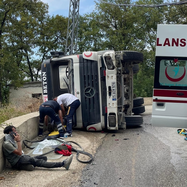 Karabük'te devrilen beton mikserindeki 2 kişi yaralandı