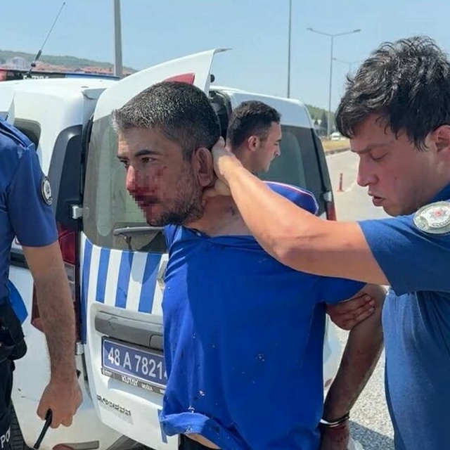 Takip sırasında 4 polis otosuna çarpan sürücüden 'hatırlamıyorum' savunması