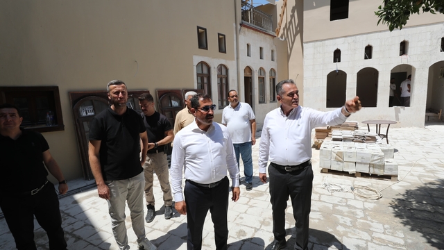 Hatay Valisi Masatlı, Tıbbi ve Aromatik Bitkiler Müzesi'nde incelemelerde bulundu