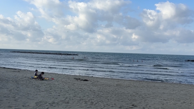 Samsun'da denizde boğulma tehlikesi geçiren 4 kişi kurtarıldı