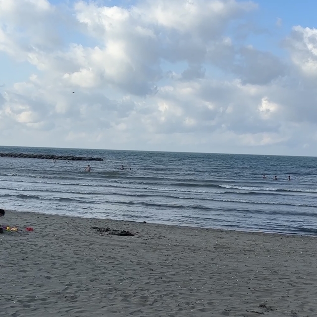 Samsun'da denizde boğulma tehlikesi geçiren 4 kişi kurtarıldı