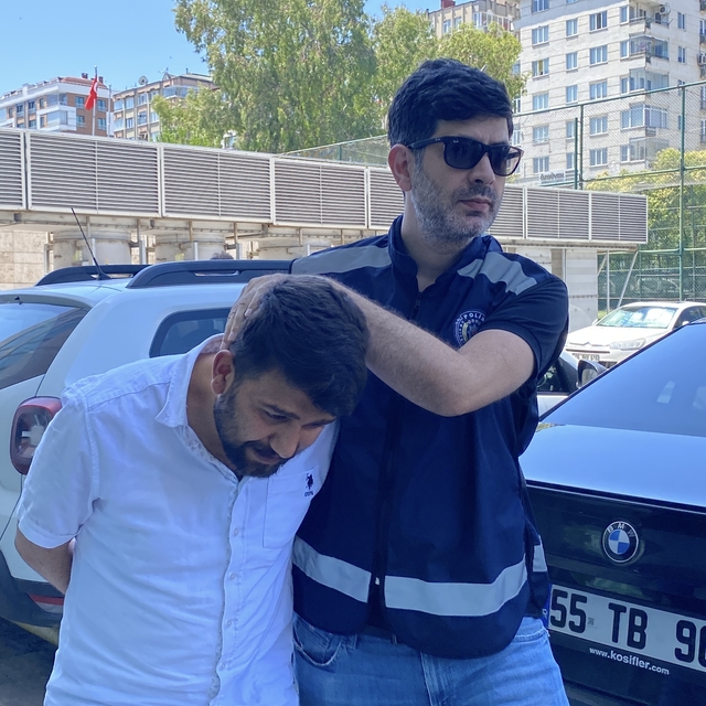 Kavga ettiği kişiyi otomobiliyle 2 kez üzerinden geçip öldüren şüpheli ve 2...