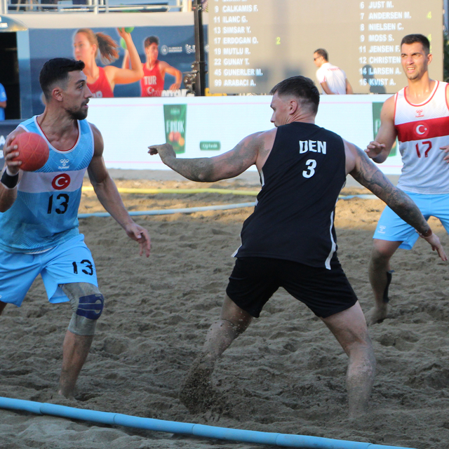 EHF Avrupa Plaj Hentbolu Şampiyonası, Antalya'da sürüyor