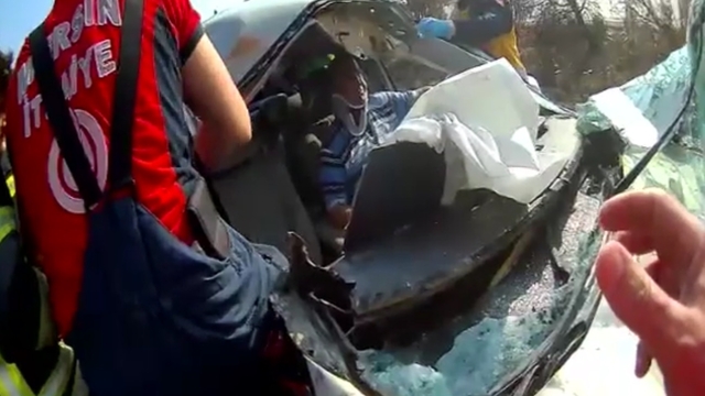 Otoyolda otomobil ile TIR çarpıştı: 2 yaralı