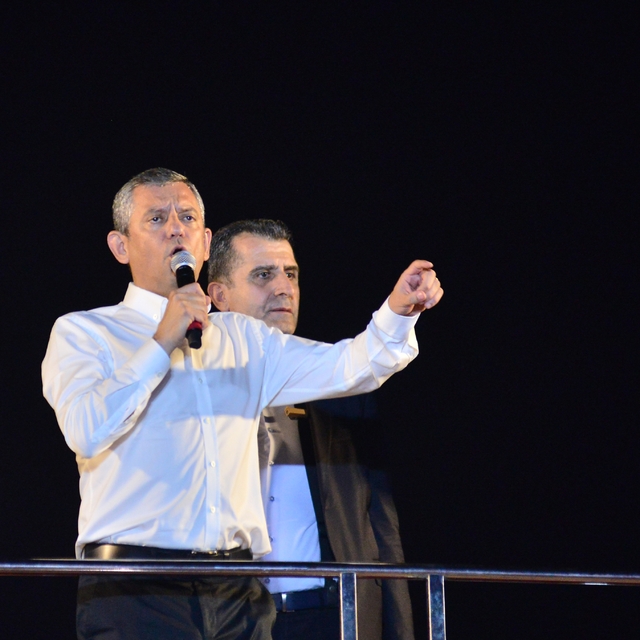 CHP Genel Başkanı Özel: Zeydan başkan, 250 bin hemşerin sana sahip çıkıyor