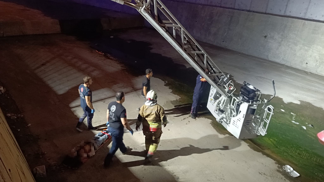 Hatay'da devrilen motosikletteki 2 kişi yaralandı