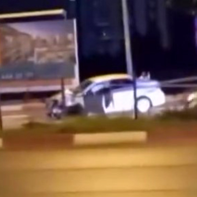 Kaldırımda yürürken otomobilin çarptığı baba ve oğlu öldü