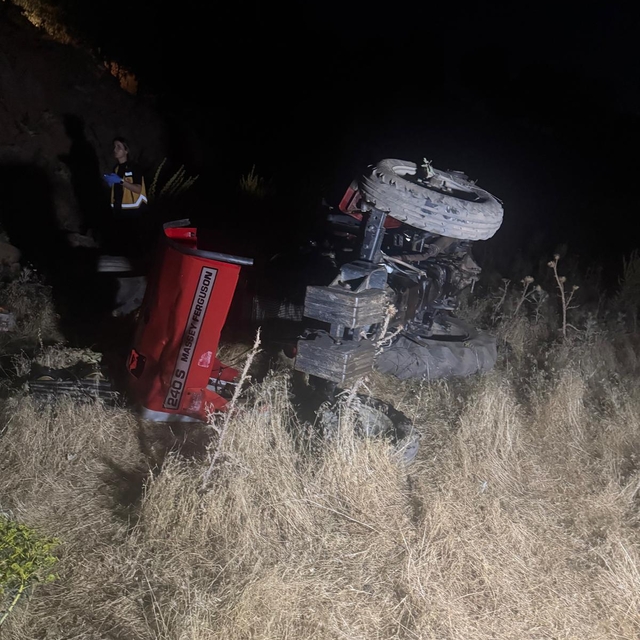 Şarampole devrilen traktörün sürücüsü öldü