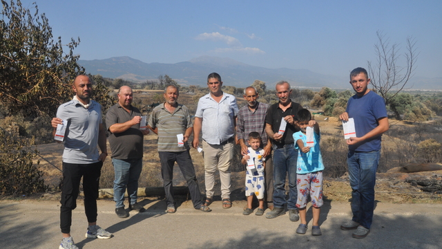İzmir'de yangından etkilenen mahallede su sayaçlarının okunmasına tepki