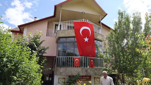 FETÖ'NÜN DARBE GİRİŞİMİNİN 9. YILI - 15 Temmuz şehidinin hatıraları "Cennet"ten köşe oldu