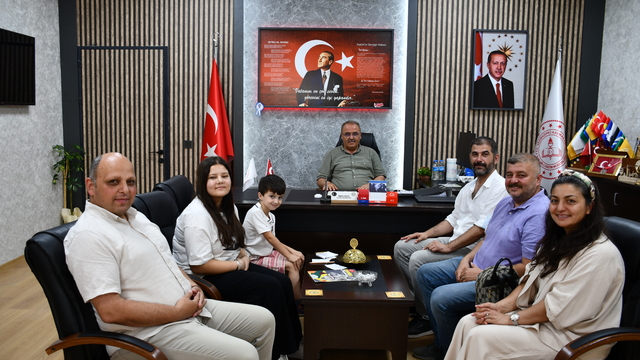 Vezirköprü'de LGS sınavında tam puan alan Karakuş'tan Kaymakam Kaya'ya ziyaret