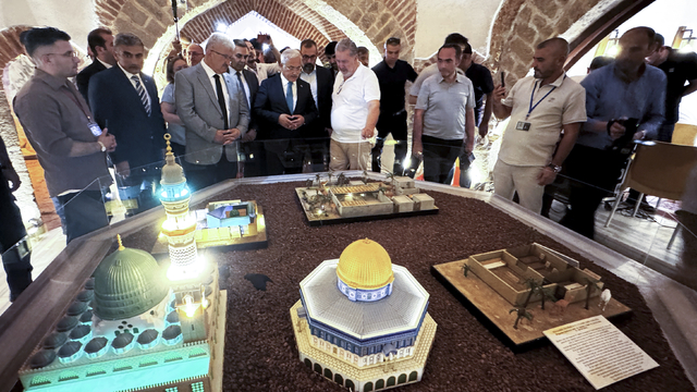 Aksaray'da "Kutsal Emanetler" sergisi ziyarete açıldı