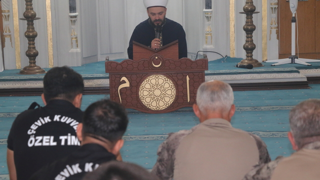 Adana ve Mersin'deki camilerde 15 Temmuz şehitleri için mevlit okutuldu