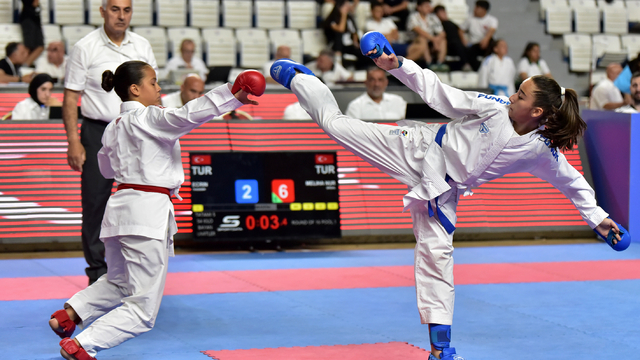 Türkiye Karate Premier Ligi'nin "Murat Eşsiz Etabı" Manisa'da başladı