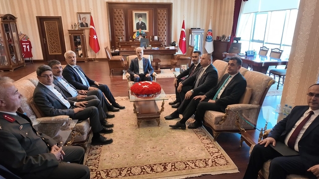 Bakan Uraloğlu: Ankara-Kırıkkale-Delice Otoyolu 42 il için batıya açılan yeni kapı olacak (2)