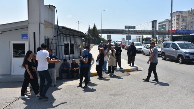 GÜNCELLEME - Antalya'da otomobilin çarptığı baba ve oğlu öldü