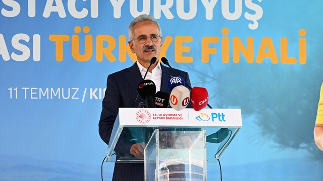 Bakan Uraloğlu: Ankara-Kırıkkale-Delice Otoyolu 42 il için batıya açılan yeni kapı olacak (3)