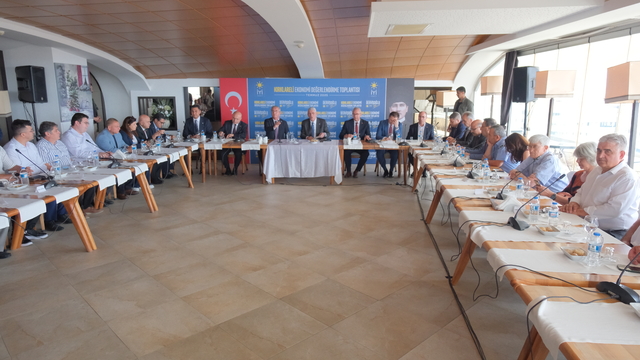 İYİ Parti Genel Başkanı Dervişoğlu, Kırklareli'nde ziyaretlerde bulundu