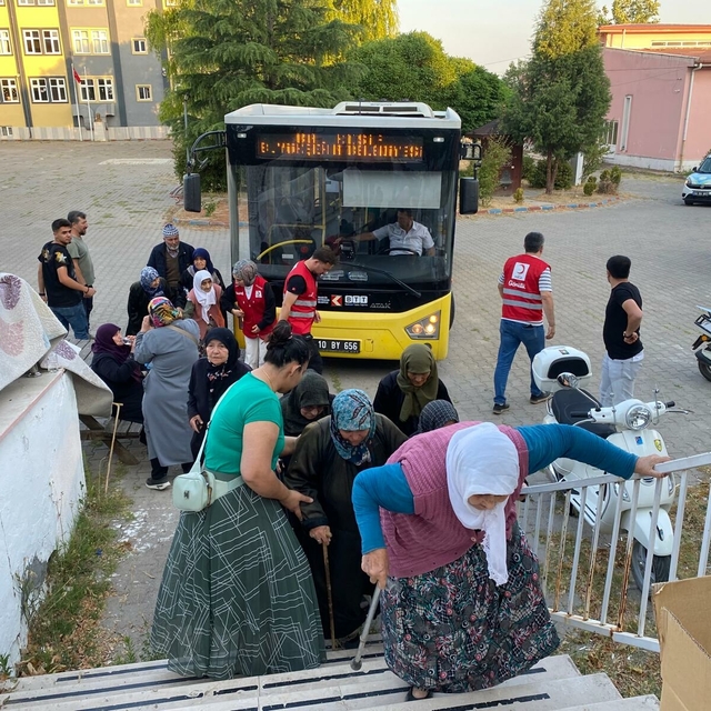 Bursa-Balıkesir sınırında orman yangını (2)