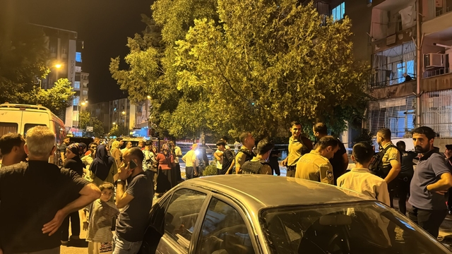 Diyarbakır'da 'apartman sallandı' iddiası üzerine 5 katlı bina boşaltıldı