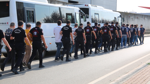 Kocaeli merkezli 19 ilde dolandırıcılık operasyonu; 38 gözaltı (2)