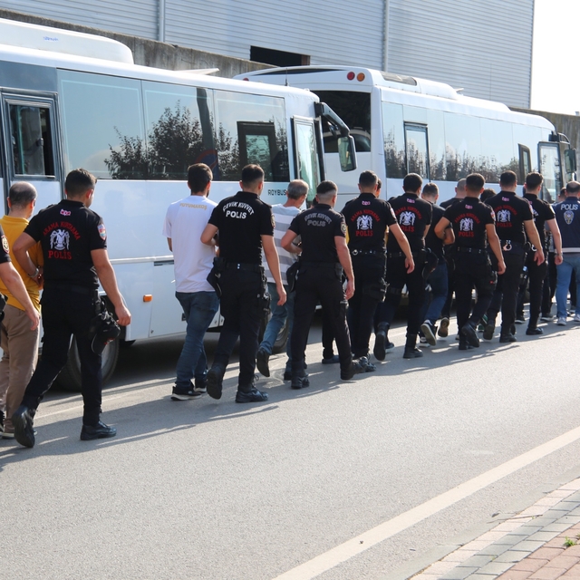 Kocaeli merkezli 19 ilde dolandırıcılık operasyonu; 38 gözaltı (2)