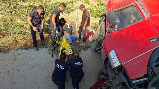Niğde'de zincirleme kaza: 1'i ağır, 16 yaralı