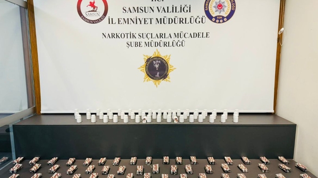 Samsun'da 5 bin 600 sentetik ecza hapı ele geçirildi